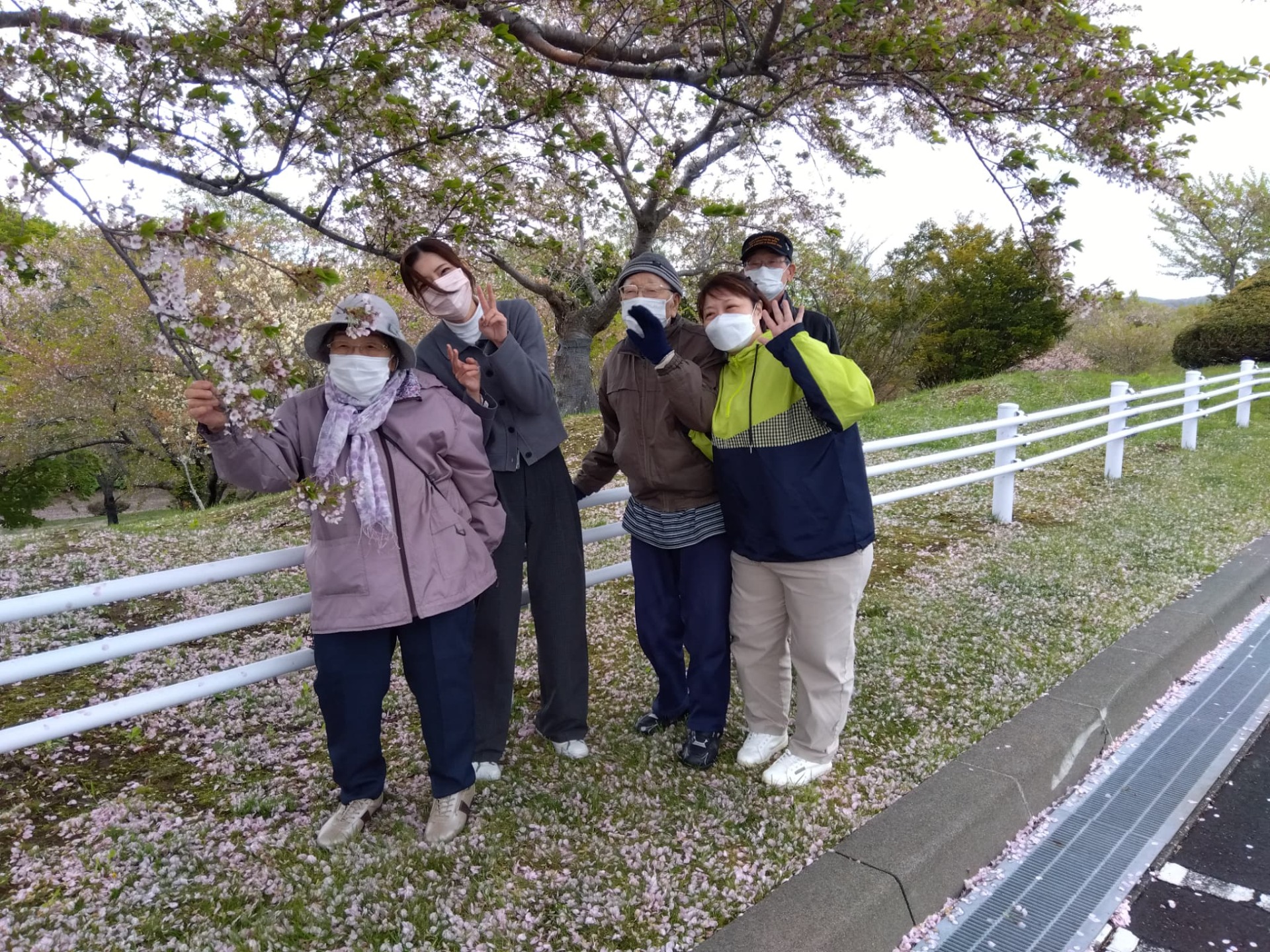 お花見レク（☔/🍦）　ケアハウスいしかり