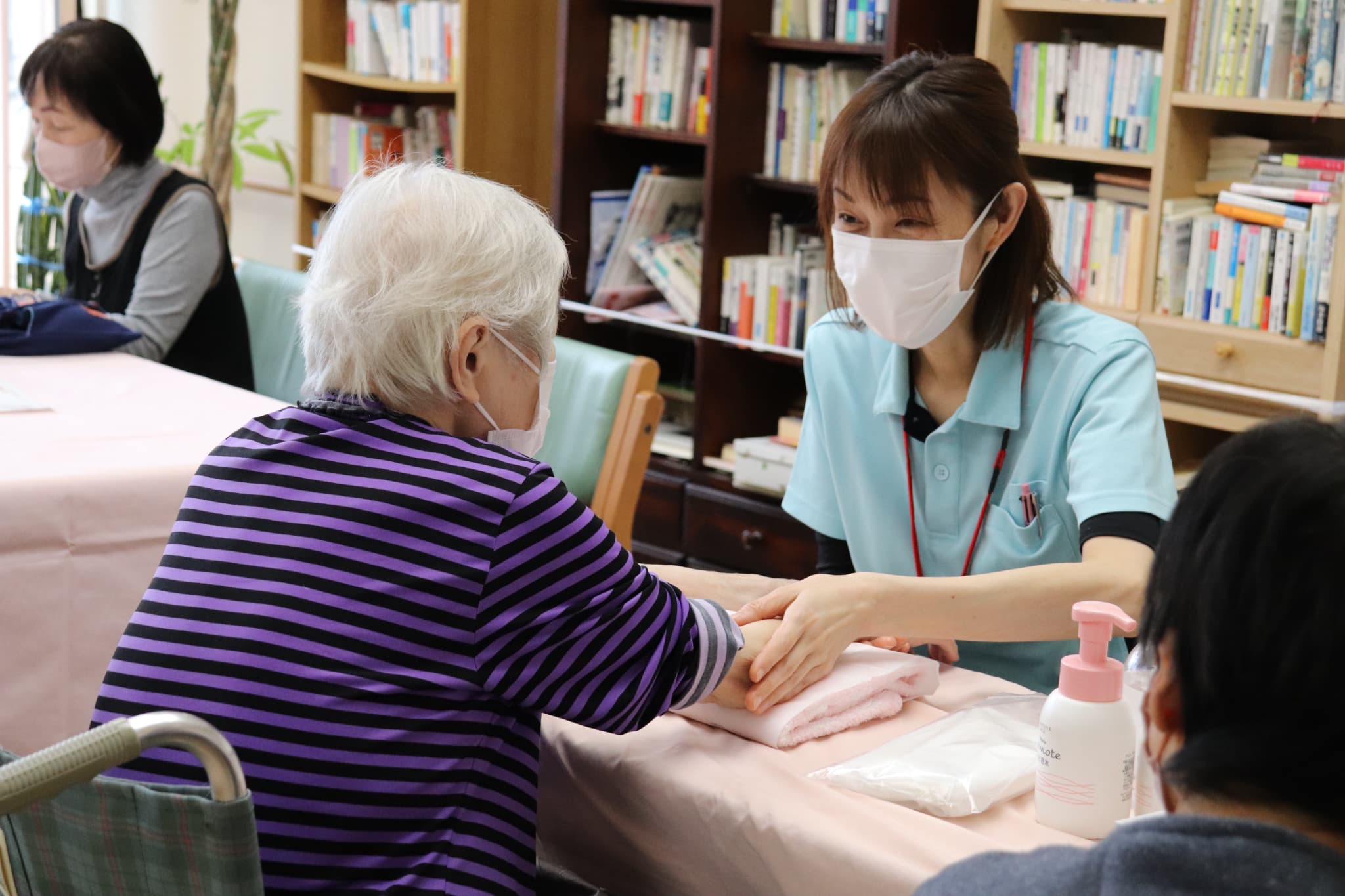 ビューティーハンドマッサージで美しく⭐
